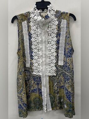 NWT POL Paisley Lace-Front Sleeveless Blouse in Blue and Olive.   SIZE L